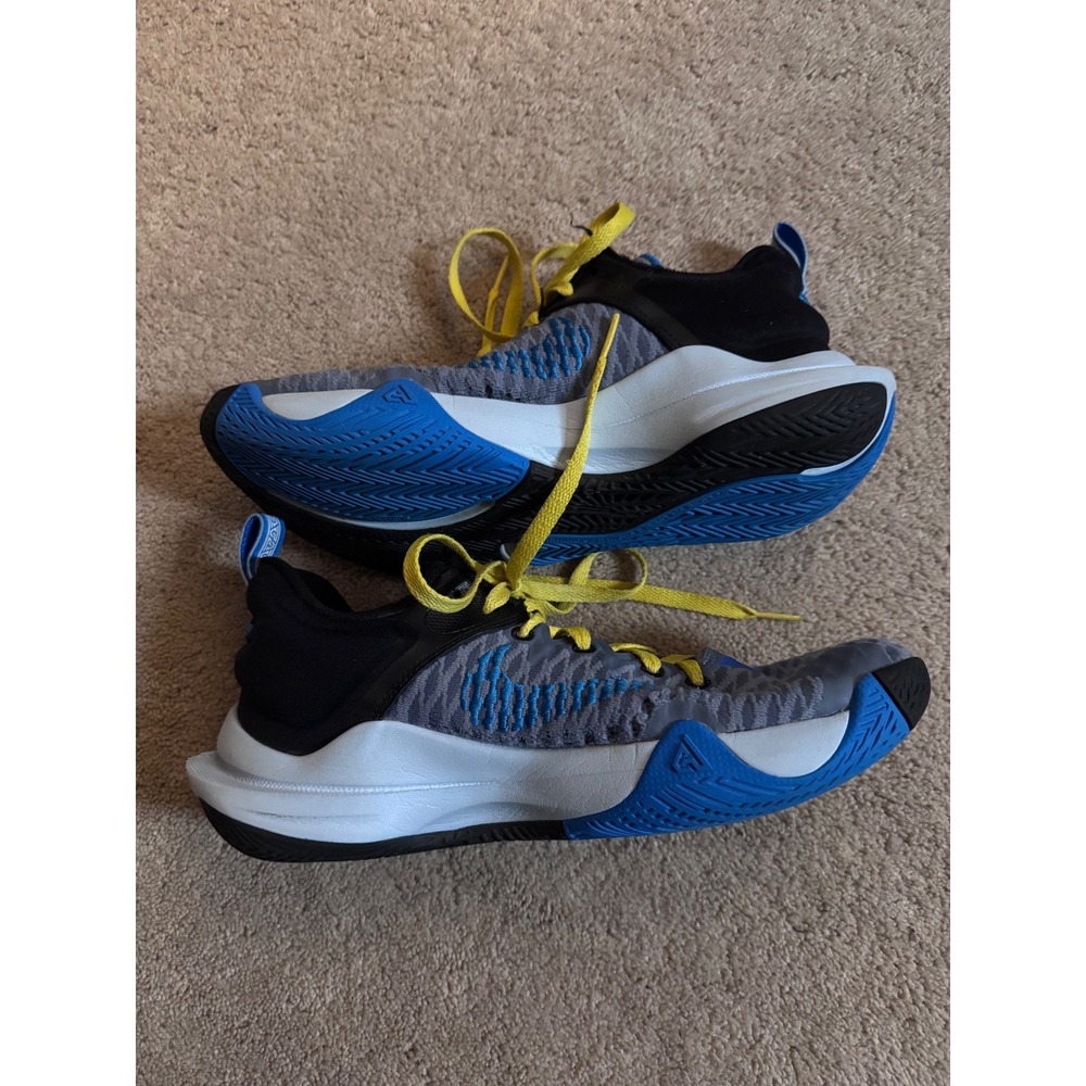 Nike Giannis Immortality 2 Mens Basketball Shoes Gray Yellow Size 8.5 CZ4099 400
